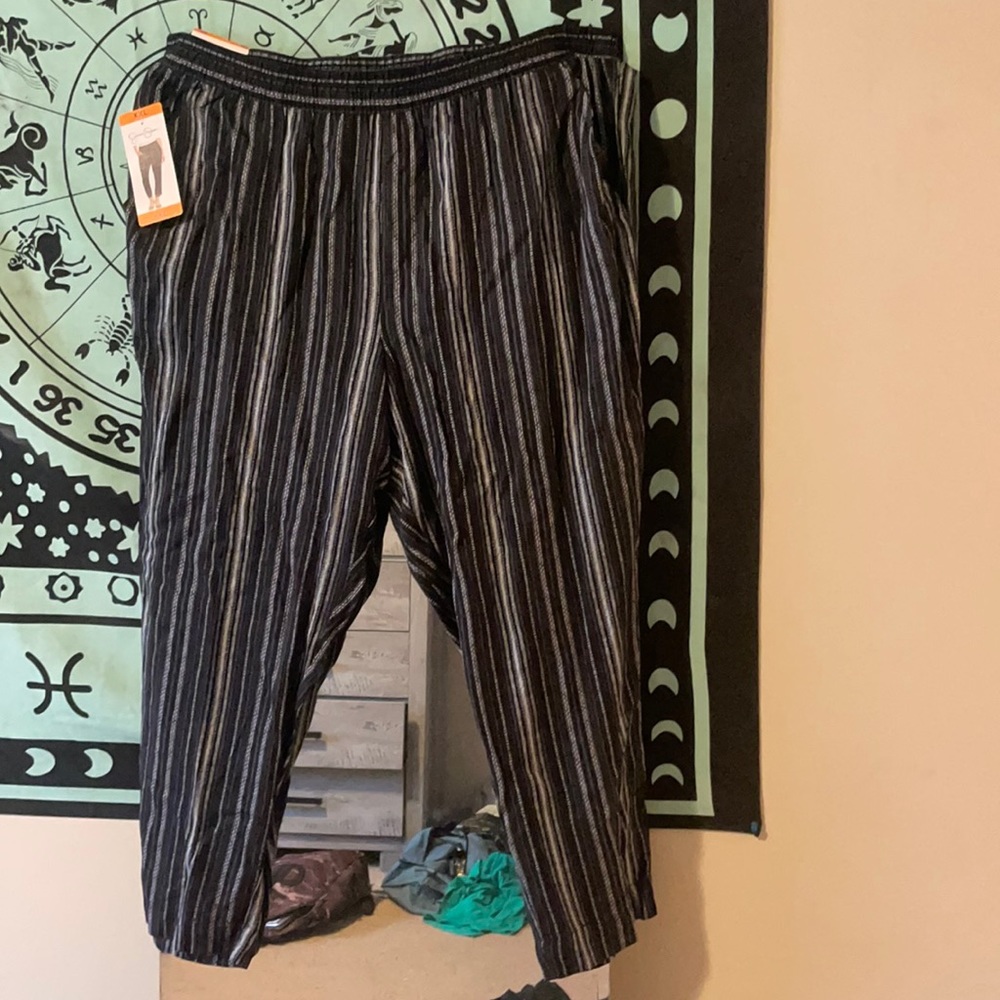 BRAND NEW, NEVER WORN Black and White Harem Pants